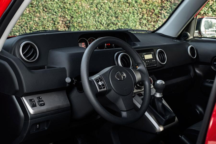 Торпедо Scion xB 2014 года  (фото 22 из 25)